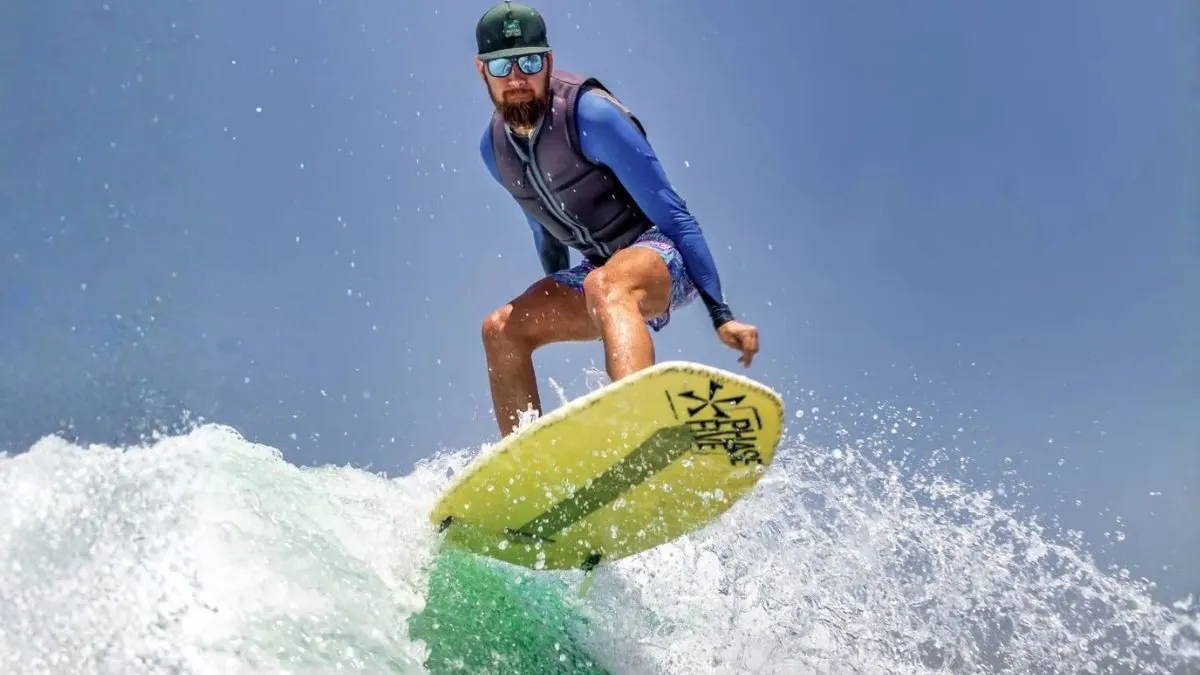 Dubai Island Water Sports: Wake Surfing & Wake Boarding