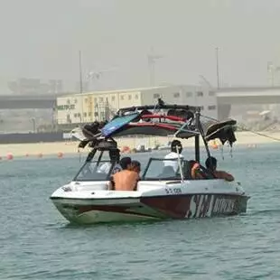 Front view Axis A22 sea riders
